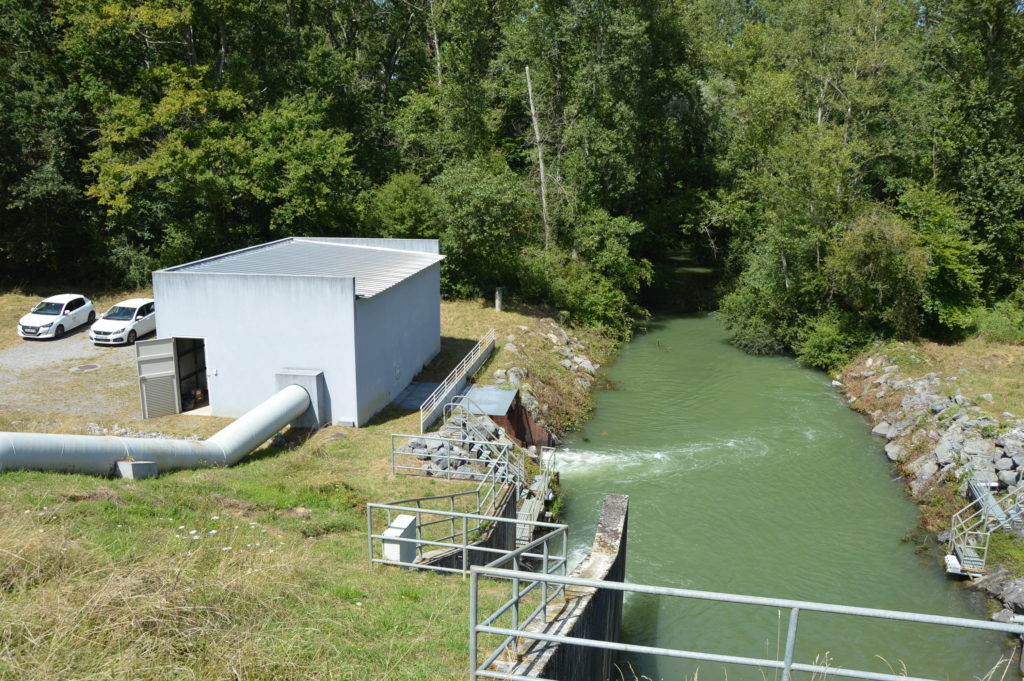 Centrale hydroélectrique de Puydarrieux, dans les Hautes-Pyrénées, gérée par Rives & Eaux du Sud-Ouest dans le cadre d'une concession d'Etat.