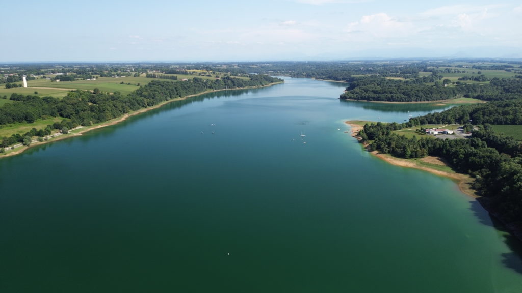 Visite du lac du Gabas, ouvrage clé du partage durable de l'eau sur le territoire, dont Rives & Eaux du Sud-Ouest est exploitant.