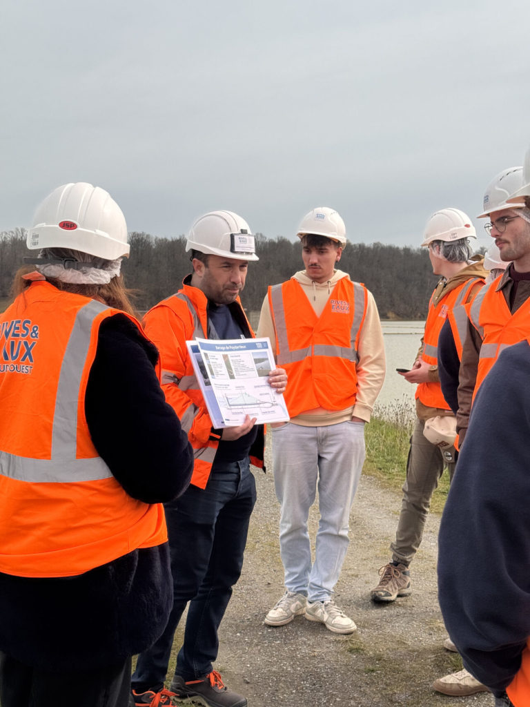 Visite du barrage de Puydarrieux, gérée par Rives & Eaux du Sud-Ouest, pour les étudiants en 3ème année du BUT MT2E de l'UPPA à l'occasion de la 3ème journée de l'hydroélectricité