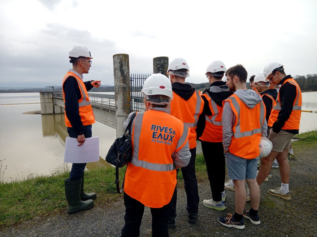 Visite du barrage de Puydarrieux, gérée par Rives & Eaux du Sud-Ouest, pour les étudiants en 3ème année du BUT MT2E de l'UPPA à l'occasion de la 3ème journée de l'hydroélectricité